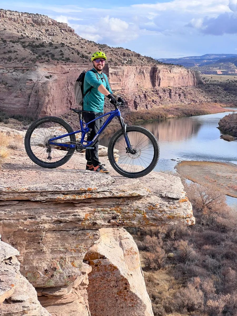 Max Karren on the Kokopelli Trail above the Colorado River canyon, Western Colorado